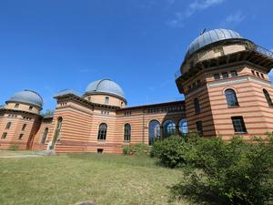 Im früheren Haus des Astrophysikalischen Observatoriums sitzt heute das Potsdam Institut für Klimafolgenforschun (PIK).