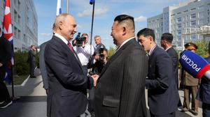 Die Beziehungen zwischen Russlands Machthaber Wladimir Putin und Nordkoreas Diktator Kim Jong-un werden immer enger. 