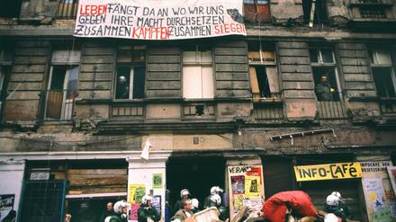 Tage des Aufruhrs. Die Räumung der besetzten Häuser in der Mainzer Straße am 14. November 1990 eskalierte zur Straßenschlacht.