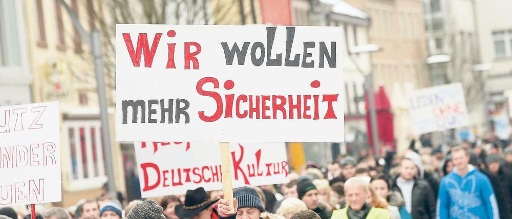 Nach Bekanntwerden der angeblichen Vergewaltigung demonstrierten hunderte von Russlanddeutschen in Villingen-Schwenningen (Baden-Württemberg) gegen Gewalt und für mehr Sicherheit in Deutschland.