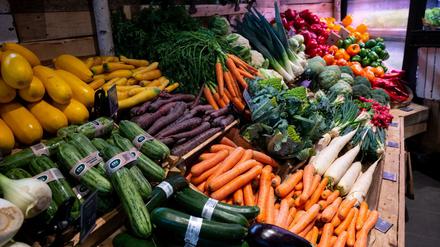 Steigende Kosten. Neben der Energie sind auch besonders Obst und Gemüse teurer geworden. Mit ein paar Tipps lässt sich aber trotzdem Geld sparen.