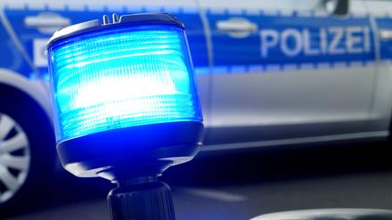 Blaulicht auf einem Motorrad der Polizei. (Symbolbild)
