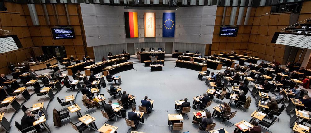 Blick von der Galerie in den Sitzungssaal des Berliner Abgeordnetenhauses.