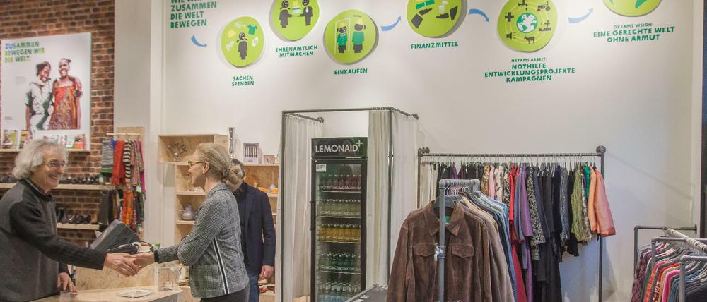 Ein Oxfam-Shop in Berlin. Die Mitarbeiter suchen dringend Unterstützung.