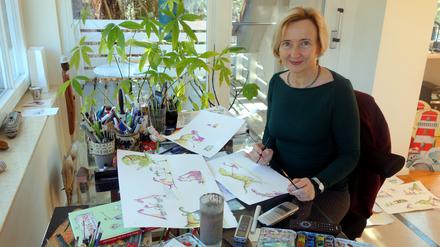 Kinderbuchautorin Ute Krause in ihrem Atelier in Berlin. 