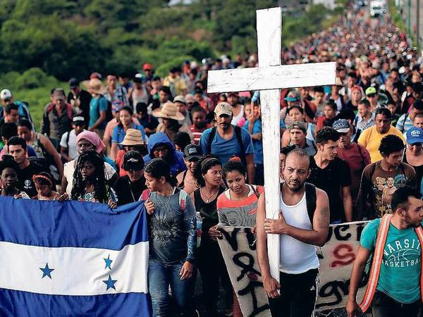 Seit Mitte Oktober fliehen vor allem Menschen von Honduras aus massenhaft Richtung USA.