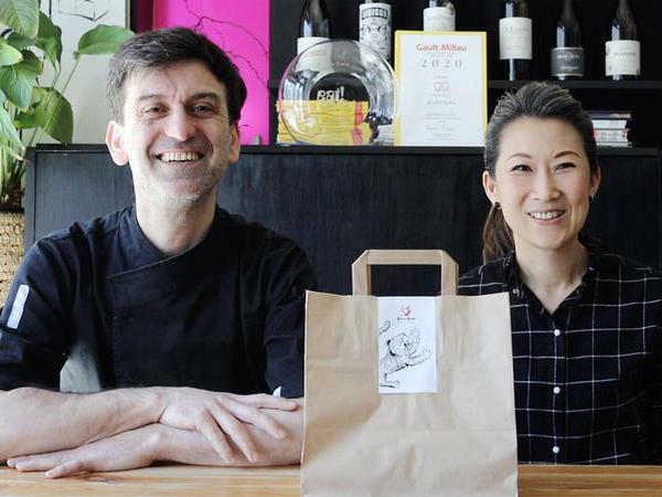 Nehmen ihr Take-Away-Geschäft wieder auf: Bini Lee und José Miranda Morillo vom koreanisch-spanischen Restaurant "Kochu Karu" in Prenzlauer Berg.