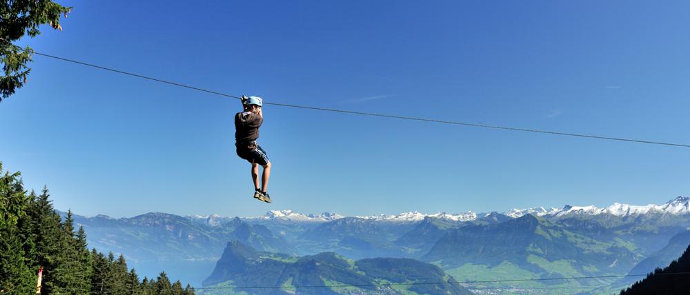 Wagemutig im größten Seilpark der Zentralschweiz: auf der Fräkmüntegg.
