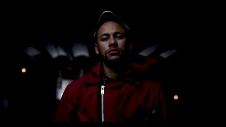 Neymar lüftet die Maske. Der brasilianische Fußball-Star hat einen Gastauftritt in der Netflix-Serie "Haus des Geldes"