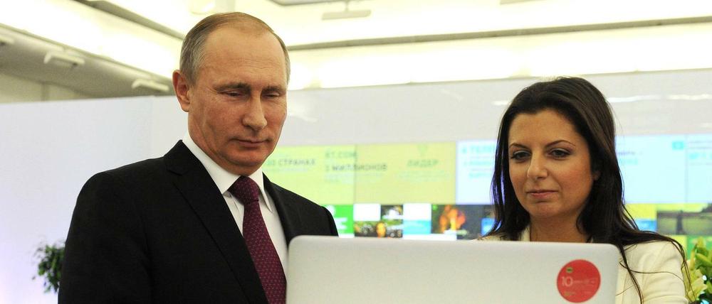 Beste Freunde. Der russische Präsident Wladimir Putin und RT-Chefredakteurin Margarita Simonyan. 