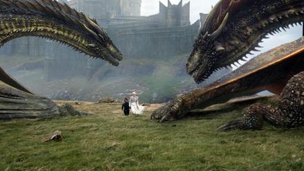 So viele Emmy-Nominierungen wie nie zuvor: In 32 Kategorien wurde die HBO-Serie "Game of Thrones" mit Peter Dinklage und Emilia Clarke für den wichtigsten TV-Preis der Welt vorgeschlagen. 