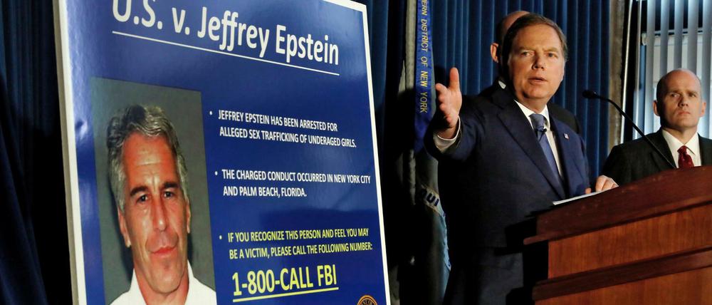 New Yorks Staatsanwalt Geoffrey Berman während einer Pressekonferenz zum Fall Epstein. 