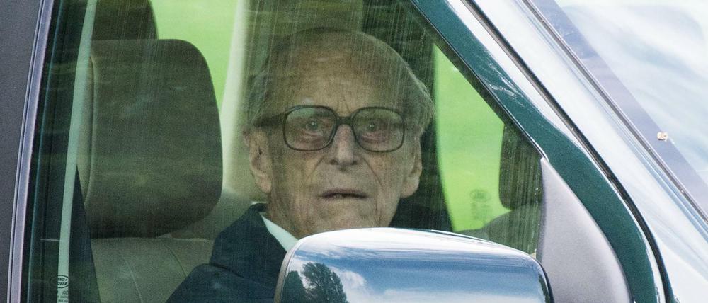 Fährt immer noch selbst. Prinz Philip, der Duke of Edinburgh, in seinem Land Rover im vergangenen Mai.