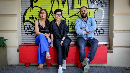 Maryam Mardani, Nana Morozova und Khalid Al Aboud, Redakteure bei „Amal, Berlin!“