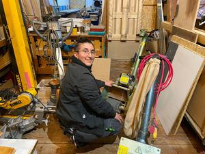 Aday Mazuela, Geschäftsführer:in vom „Malerladen“, einer traditionsreichen GmbH, in Berlin Kreuzberg.