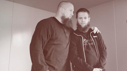 Die damaligen salafistischen Prediger Pierre Vogel (links) und Sven Lau bei einer Kundgebung radikaler Muslime im Jahr 2014.