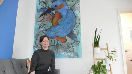 Gina Niemczyk erhielt vor drei Jahren ein Mutmacher-Paket, nun packt sie für den Verein Eisvogel selbst welche.