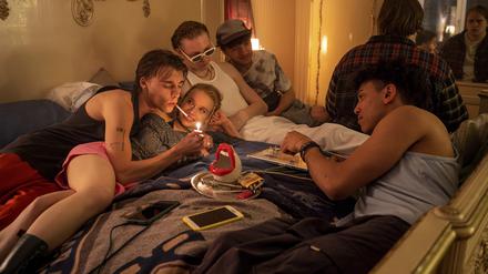 Wer liebt wen? Wer hat wie verletzt? Die Schüler auf der Abiparty.