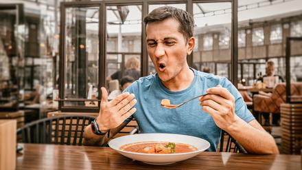 Nach scharfem Essen folgt häufig ein Schluckauf. (Symbolbild)