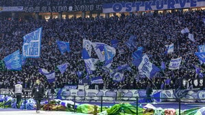 Immer für Hertha BSC da: die Fans in der Ostkurve des Olympiastadions.
