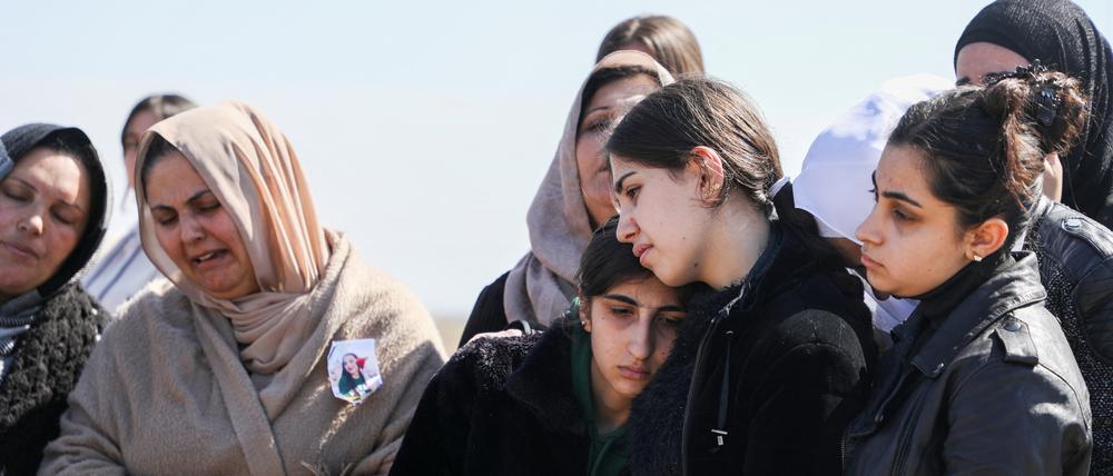 Beerdigung der Studentin Shinda Kisho in Latakia