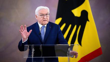 Bundespräsident Frank-Walter Steinmeier spricht bei einer Diskussionsveranstaltung über die gesellschaftlichen Nachwirkungen und Lehren aus der Corona-Zeit im Schloss Bellevue.