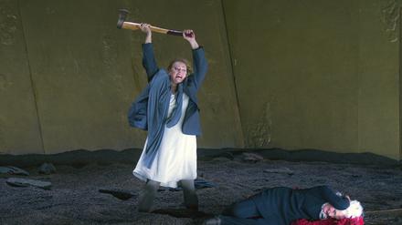 Szene aus der Oper „Elektra“ von Richard Strauss in der Inszenierung von Kirsten Harms an der Deutschen Oper Berlin.