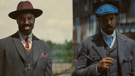 Michael B. Jordan spielt in einer Doppelrolle die Gangsterbrüder Smoke und Stack.