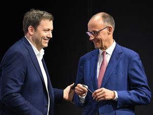 Diese beiden sollen an der Spitze des Kabinetts stehen: Lars Klingbeil (SPD) als Vizekanzler, Friedrich Merz (CDU) als Bundeskanzler.