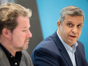 CDU-Fraktionschef Dirk Stettner (r.) kommt an die Machtposition seines Amtskollegen Raed Saleh nicht heran.