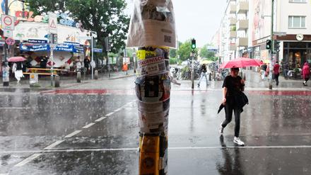Bereits Mitte Juli prägten starke Schauer das Berliner Stadtbild – auch am 21. Juli drohen erneut heftiger Regen und Gewitter.