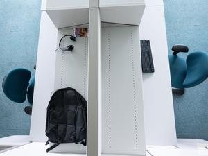 Leerer Büroraum: Flexiblere Arbeitszeitmodelle würden es Beschäftigten erlauben, ihre Arbeitszeit auf weniger Wochentage zu verteilen.