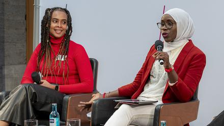 Mitgestalten: Nyima Jadama aus Gambia (rechts) ist Mitglied im Refugee Advisory Board.