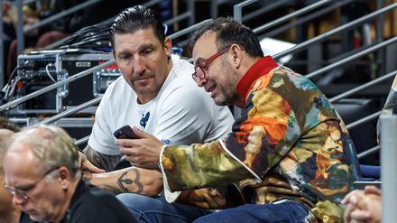 Stefan Kretzschmar (l) und Bob Hanning redeten zuletzt mehr über- als miteinander.