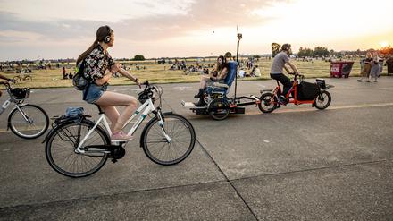 Auch mit dem Fahrrad möglich: der Hörspaziergang zum Tempelhofer Feld.