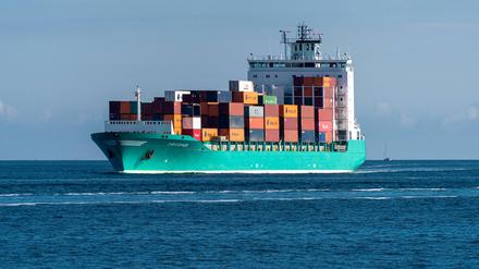 Der Containerfrachter Christopher ist im Sommer 2019 in der Kieler Bucht unterwegs.