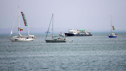 Schiffe der Global Sumud Flotilla auf dem Weg nach Gaza ankern vor der Küste von Sidi Bou Saïd in Tunis.