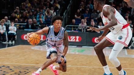 Boogie Ellis (links) war gegen Chalon Albas bester Spieler.