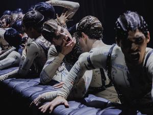 Die Kreaturen der Nacht in Marcos Moreaus Stück für das Staatsballett Berlin,