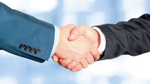 Die Aufstiegsmöglichkeiten für Frauen in den 160 deutschen Börsenunternehmen sind vor allem an der Spitze überschaubar.