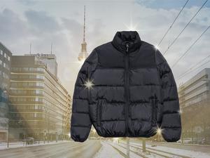 Samstag-Essay über schwarze Daunenjacken, die ab jetzt wieder die Berliner Straßen dominieren.