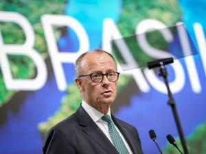 Bundeskanzler Friedrich Merz (CDU) spricht bei der Weltklimakonferenz COP30 in Belém in Brasilien.