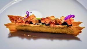 Hamachi mit Parmesanblättern