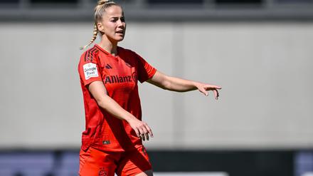 Bayerns Giulia Gwinn wünscht sich den Umzug in ein größeres Stadion.