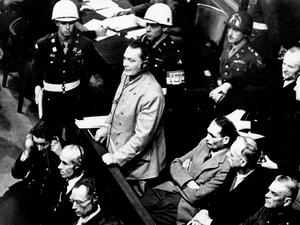 Hermann Göring auf der Anklagebank des Nürnberger Hauptkriegsverbrecherprozesses.