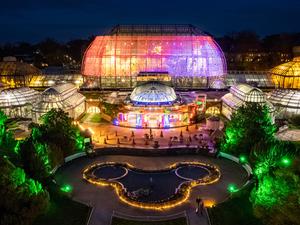 Zum neunten Mal wird die Anlage im Stadtteil Dahlem für den „Christmas Garden“ weihnachtlich beleuchtet. (Archivbild).