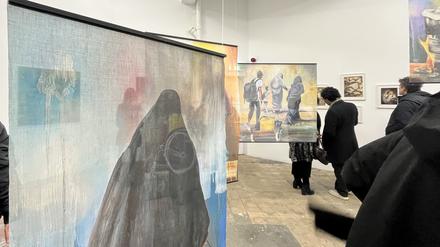 Blick in einen der Ausstellungsräume der Gaza Biennale Berlin Pavillon im Flutgraben.