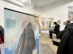 Blick in einen der Ausstellungsräume der Gaza Biennale Berlin Pavillon im Flutgraben.