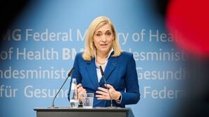 Nina Warken (CDU), Bundesministerin für Gesundheit, gibt ein Pressestatement.