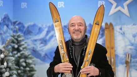 Ex-Skirennfahrer Christian Neureuther verschenkt an Weihnachten Gegenstände in Erinnerung an seine verstorbene Frau.